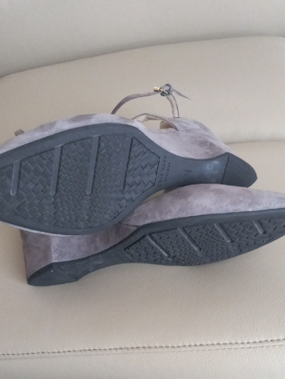 Cole Haan Gray Suede Architectural Wedge Heels with Buckled Ankle Strap Size 7.5 - Picture 15 of 16